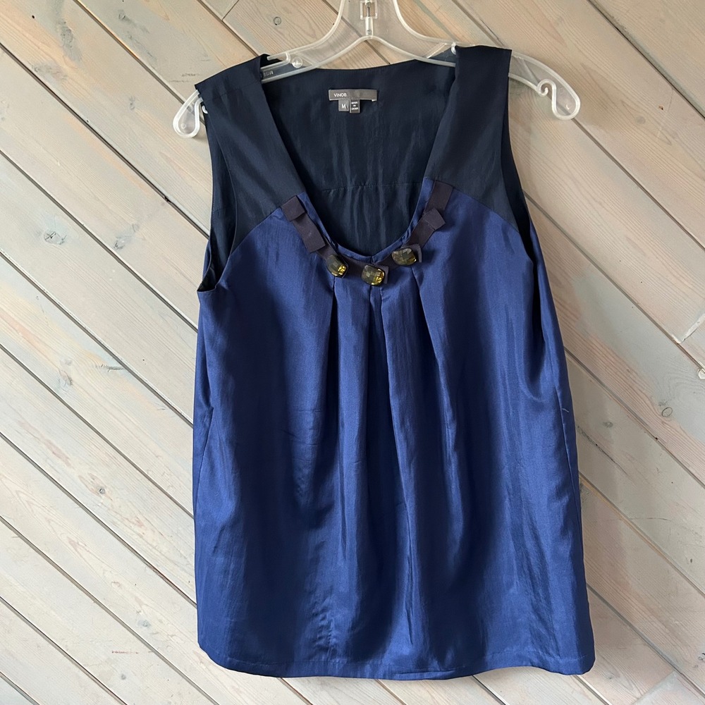 Vince Womens 100% Silk Sleeveless Blouse Navy Blue V-Neck Beaded Pleated Medium